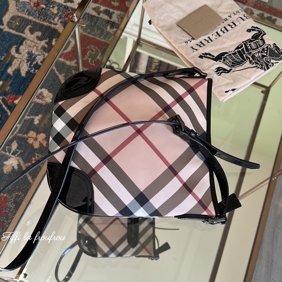Authentic Burberry crossbody - Picture 3 of 15